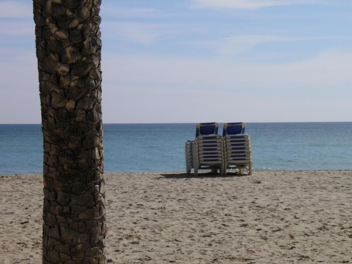 Suitur Apartamento Frente A La Playa De Calafell Apartment ภายนอก รูปภาพ