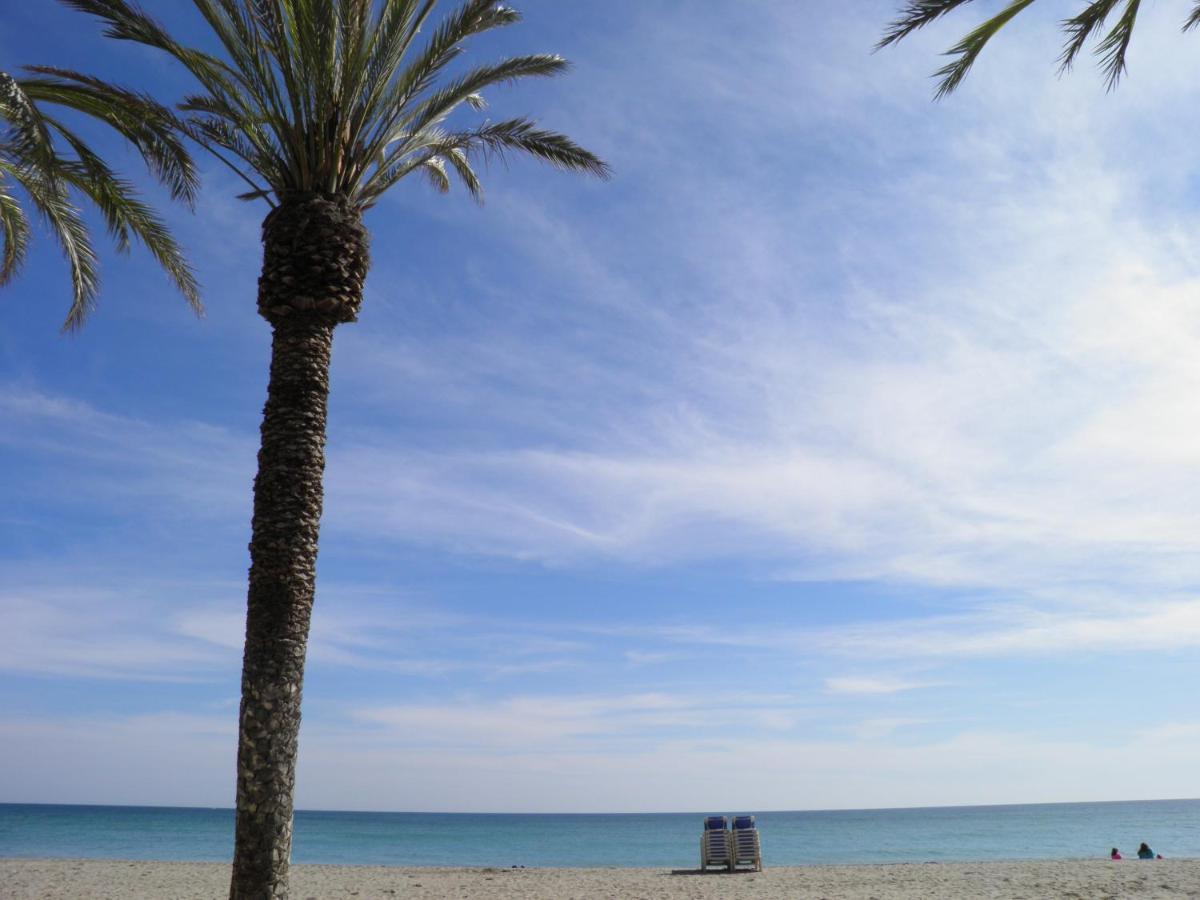 Suitur Apartamento Frente A La Playa De Calafell Apartment ภายนอก รูปภาพ